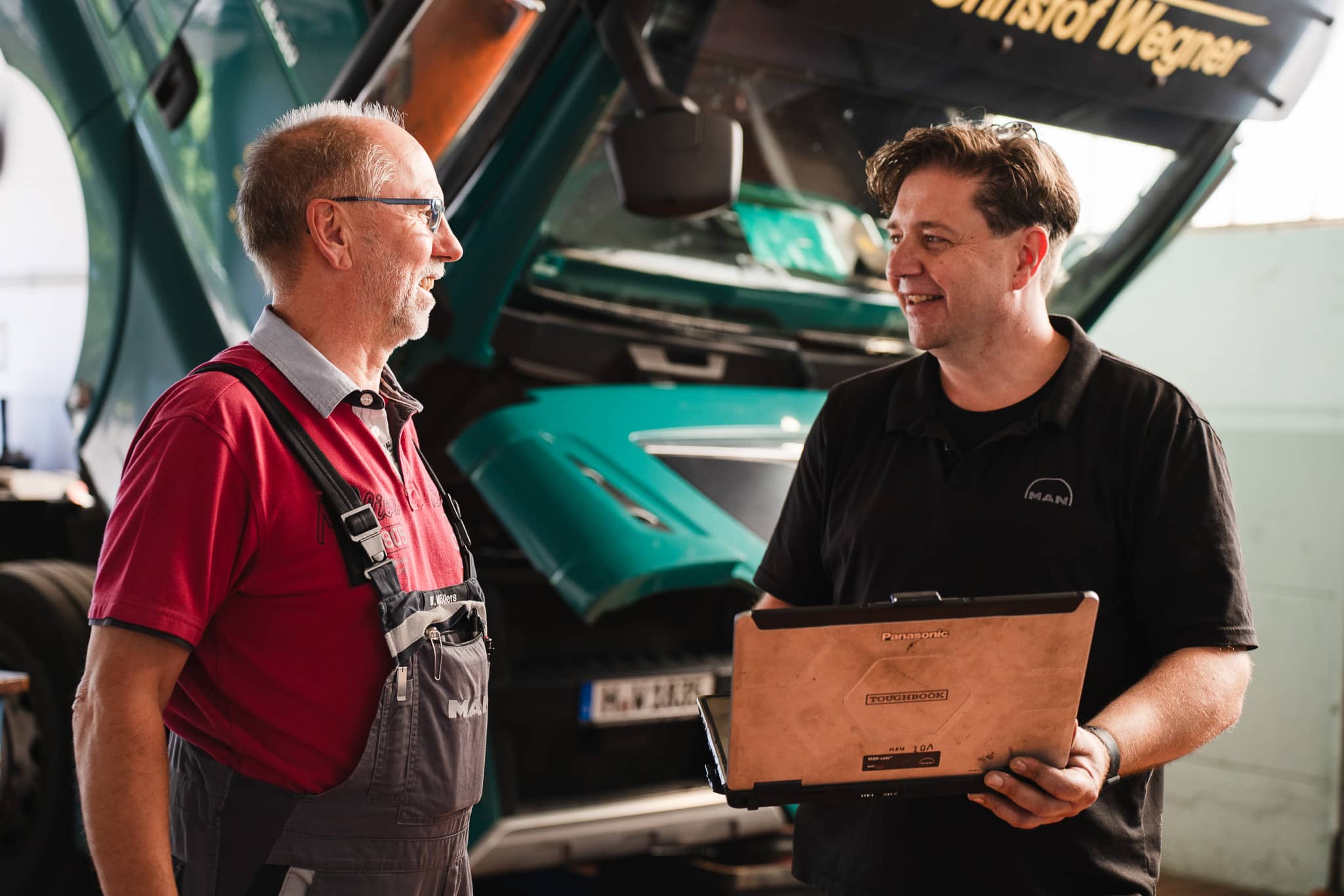 kfz-meister-Instandsetzung-Wartungsarbeiten-MAN-Nutzfahrzeugen-werkstatt-handwerk